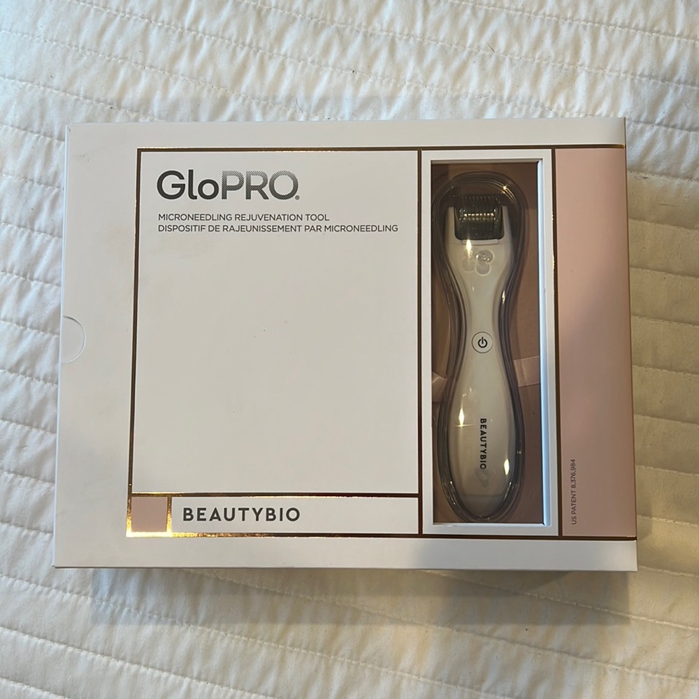 GloPro Microneedling Rejuvenation Tool